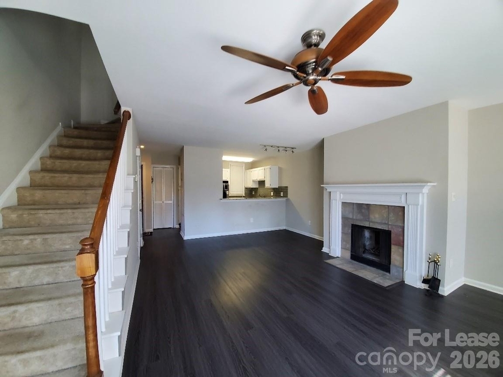230 S Cedar Street - Photo 5
