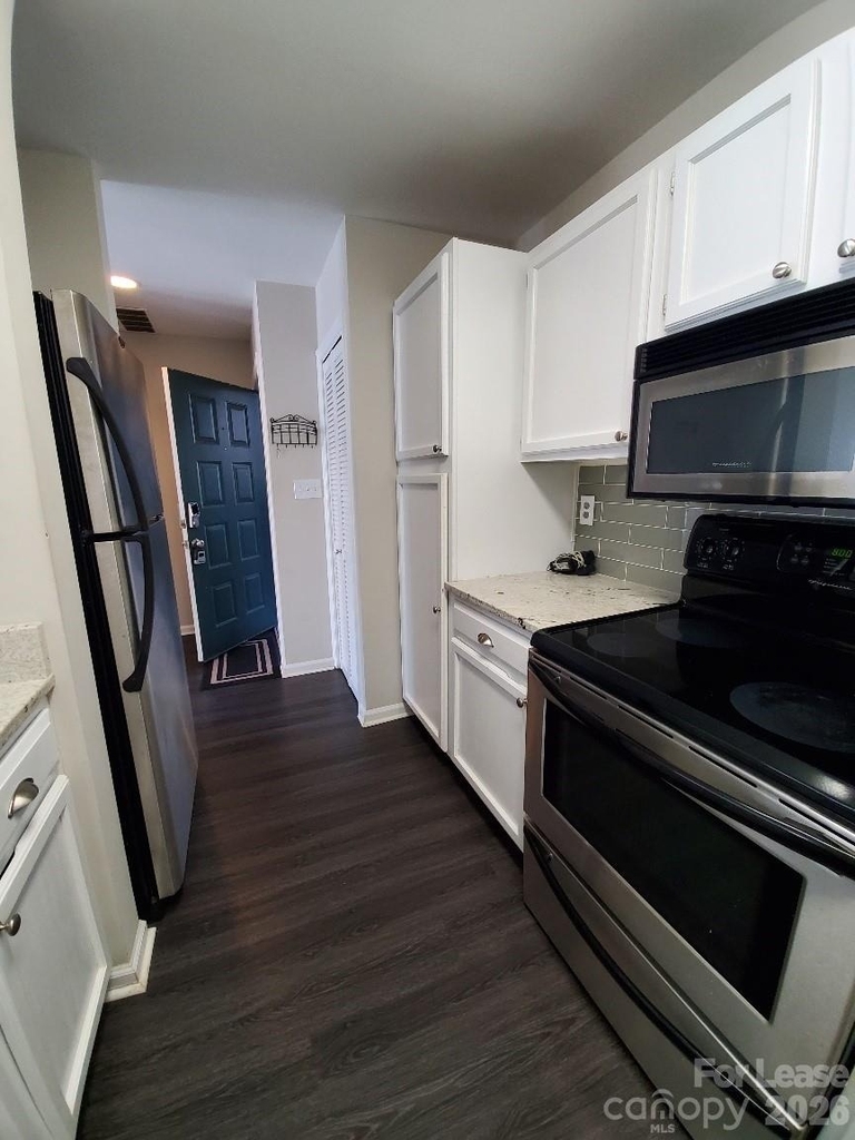 230 S Cedar Street - Photo 4