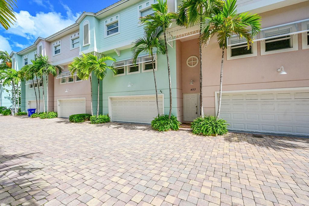 453 Ne 1st Street - Photo 1