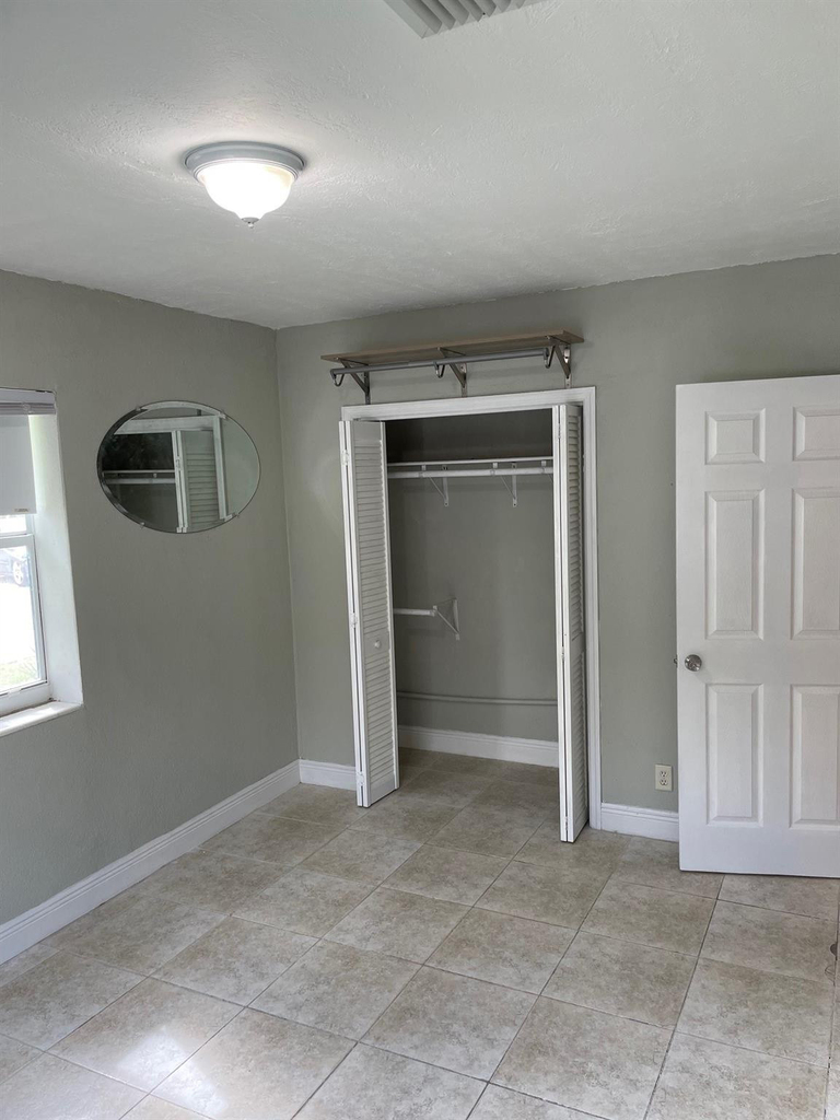 319 Sw 15th Street - Photo 9