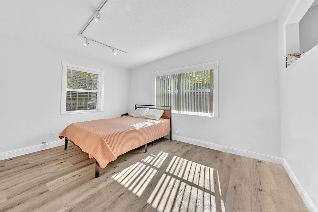 805 Ne 17th Avenue - Photo 9