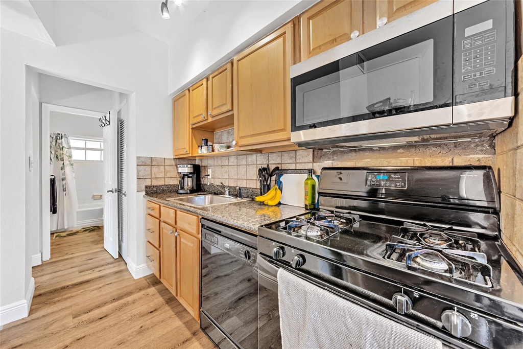 805 Ne 17th Avenue - Photo 13