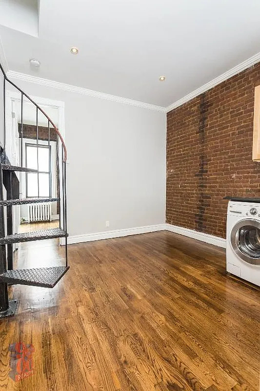219 East 23rd Street - Photo 3