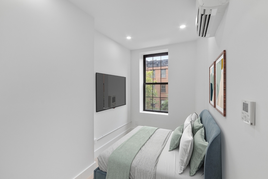 47 St Marks Place - Photo 3