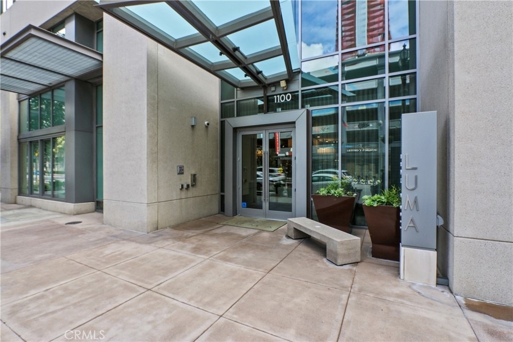 1100 S Hope - Photo 0