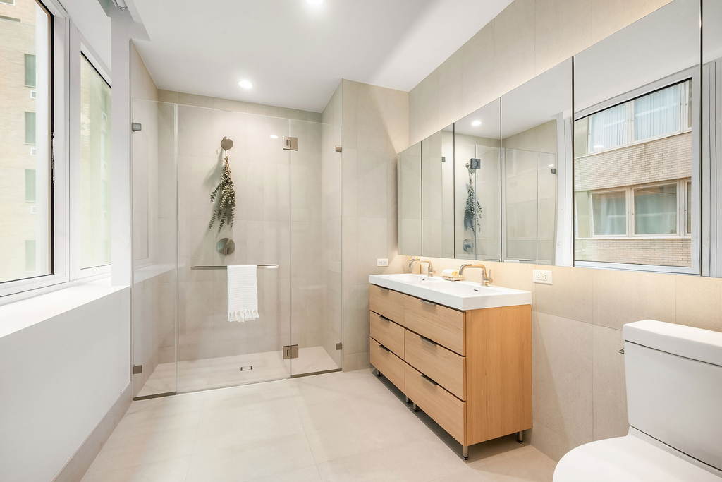 180 Pearl Street - Photo 2