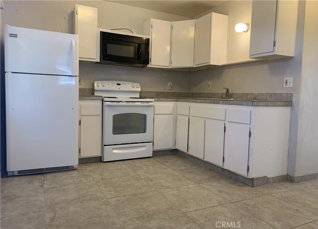 24191 Magnolia - Photo 1
