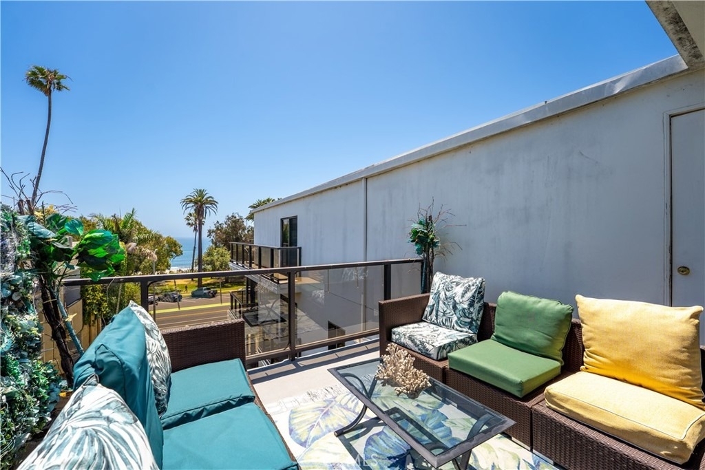 833 Ocean Avenue - Photo 9