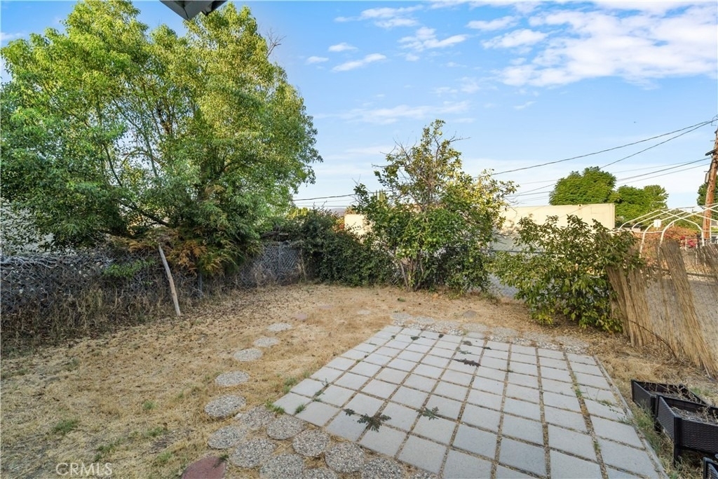 6642 Vineland Avenue - Photo 17
