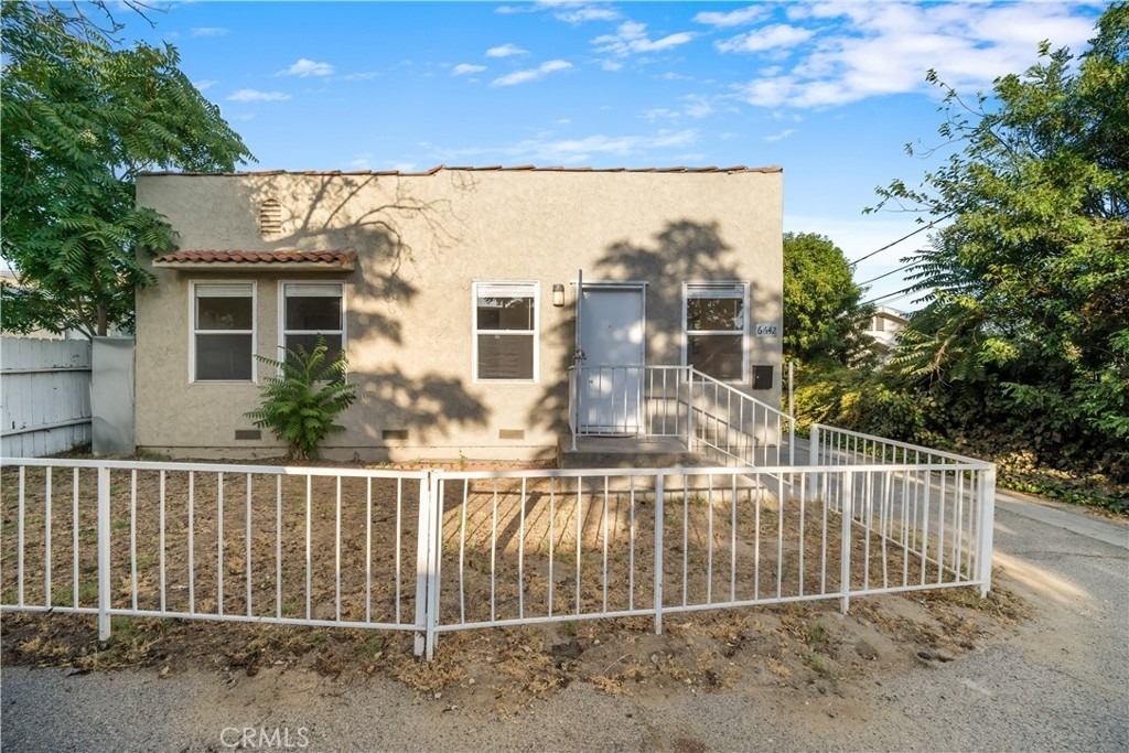 6642 Vineland Avenue - Photo 22