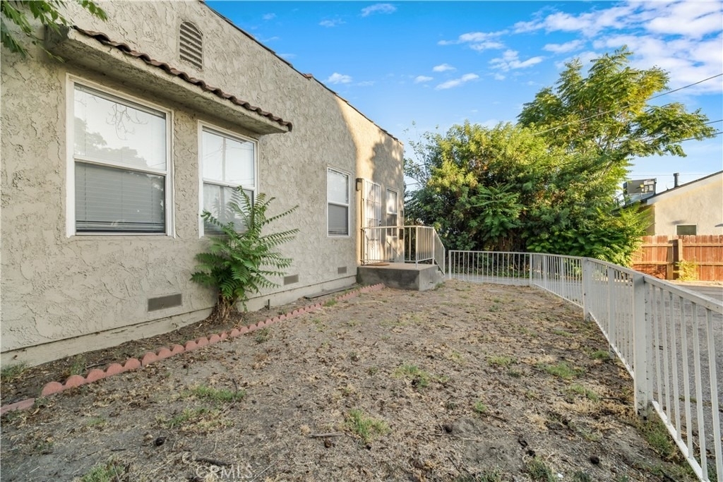 6642 Vineland Avenue - Photo 20