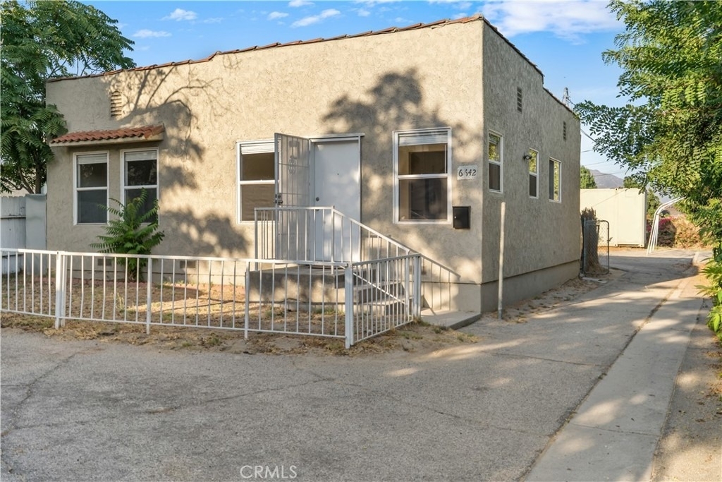 6642 Vineland Avenue - Photo 21
