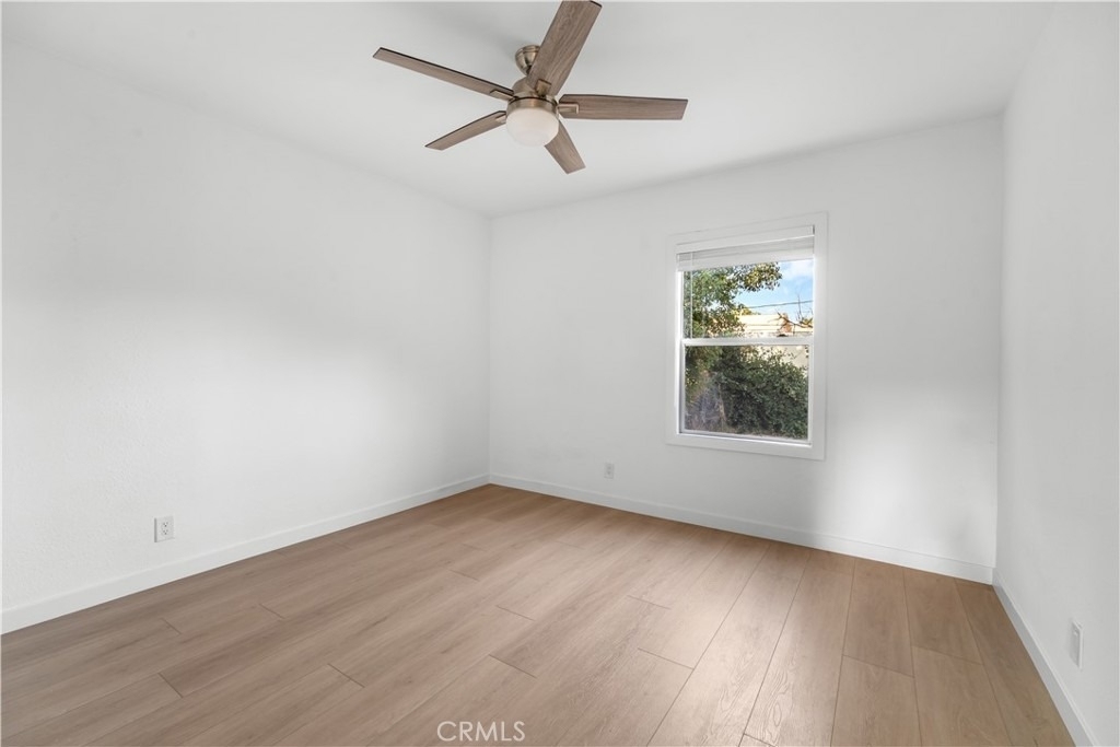 6642 Vineland Avenue - Photo 11