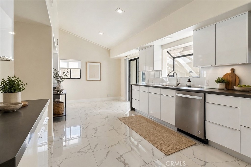 5226 Medina Road - Photo 7