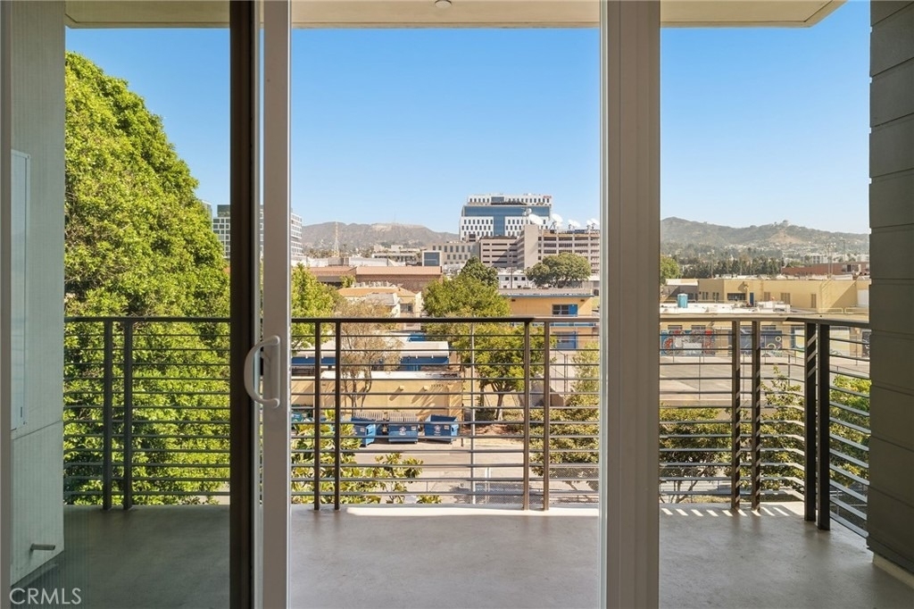 5820 La Mirada Avenue - Photo 13
