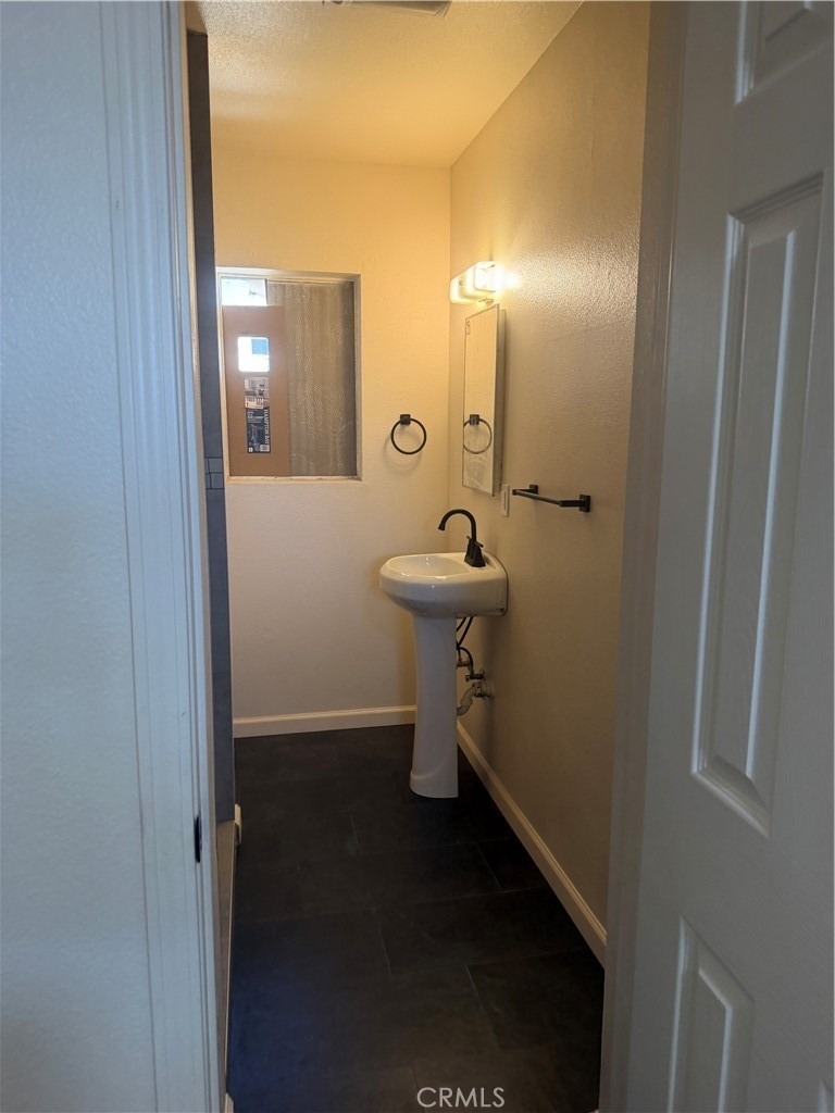 66730 1 St - Photo 3