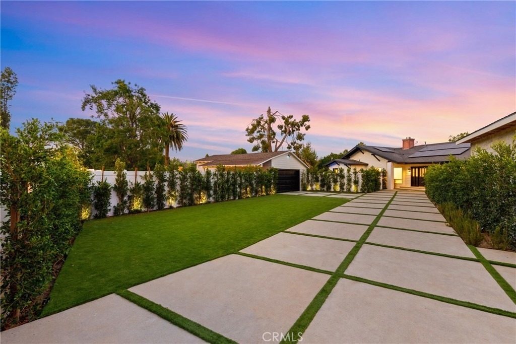 6016 N Woodlake Avenue - Photo 1