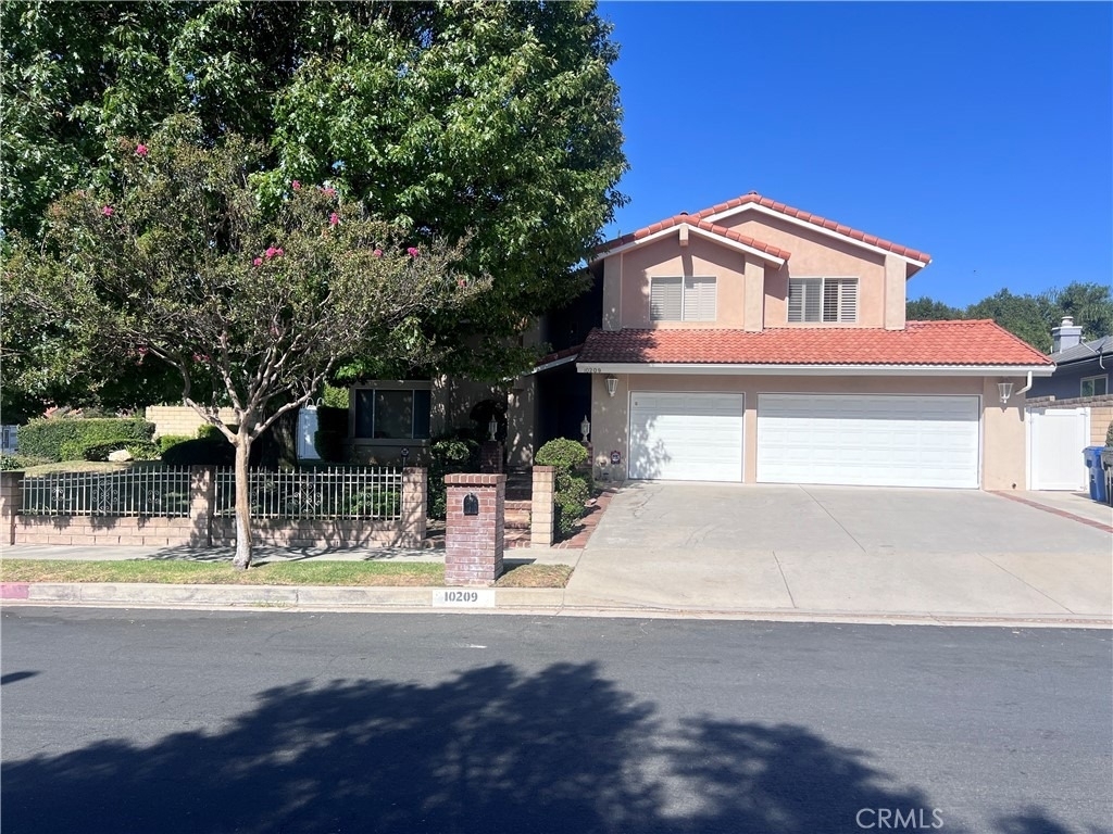 10209 Oakdale - Photo 0