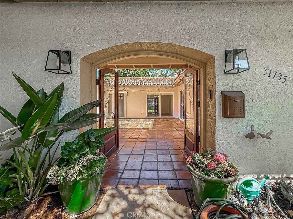 31735 Bainbrook Court - Photo 2