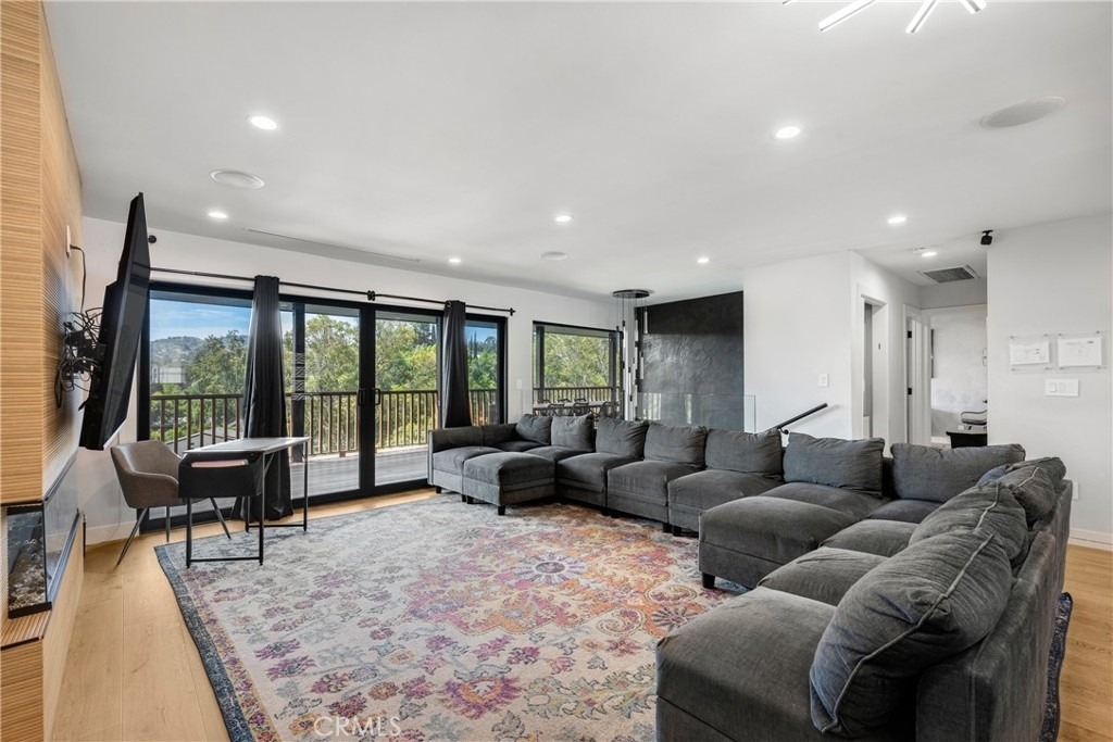 5150 Campo Road - Photo 3