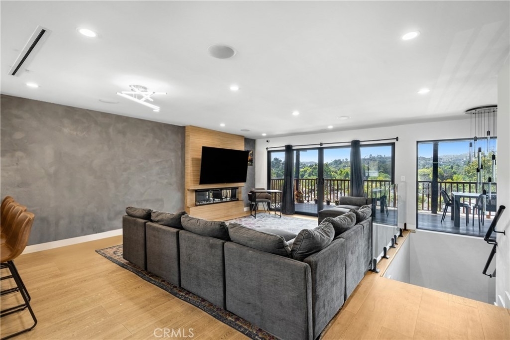 5150 Campo Road - Photo 2
