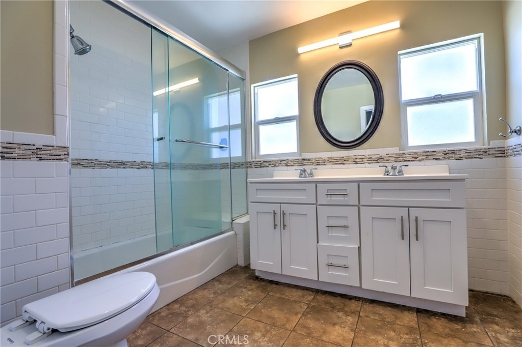811 E Chapman - Photo 23