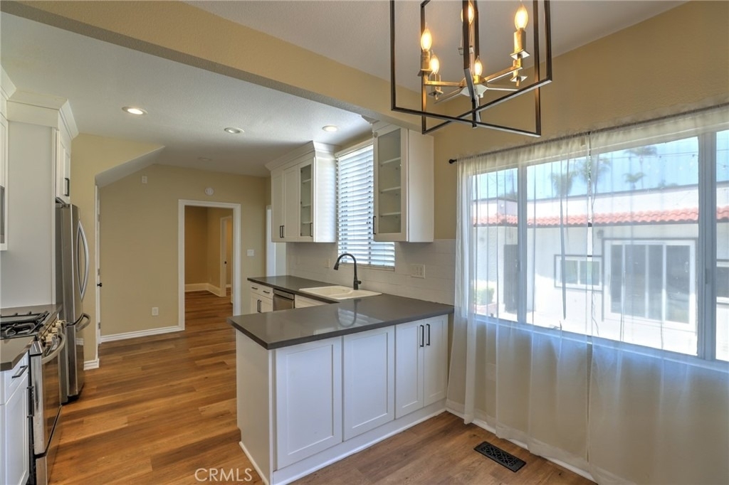 811 E Chapman - Photo 12