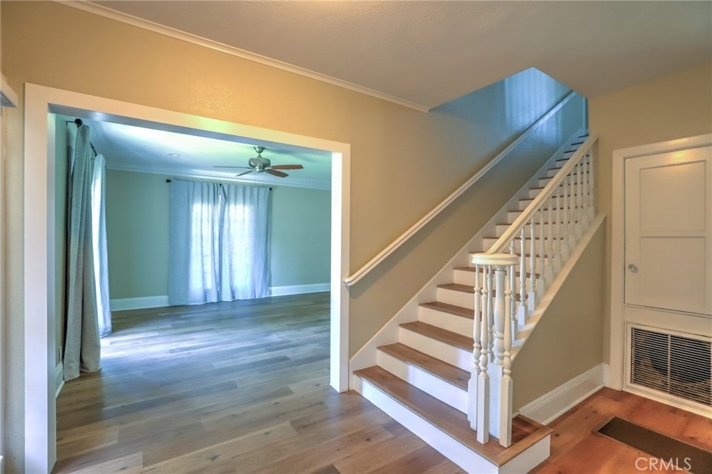 811 E Chapman - Photo 4