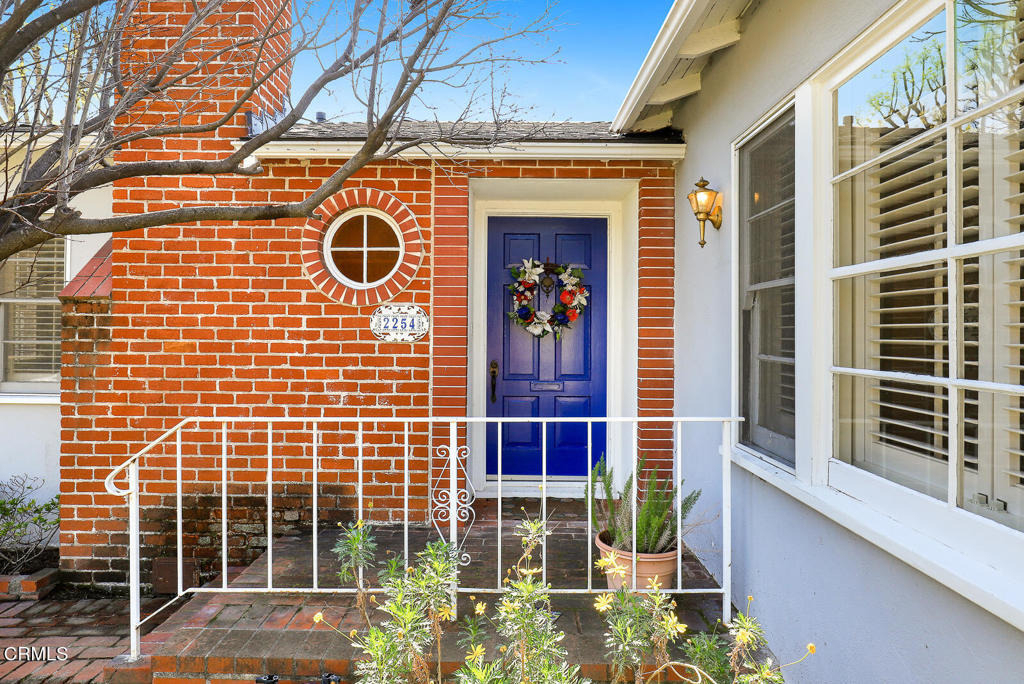 2254 Queensberry Road - Photo 2