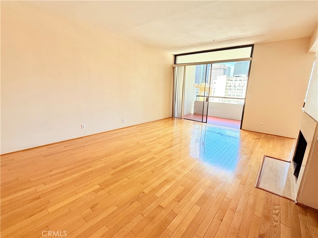 600 W 9th - Photo 2