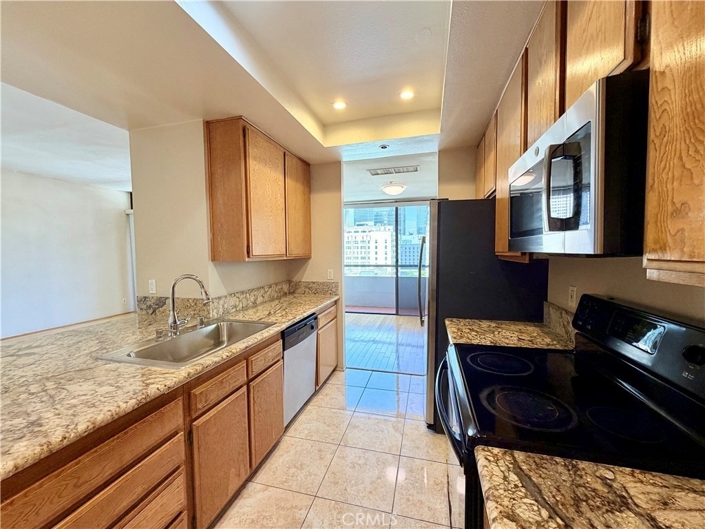 600 W 9th - Photo 3