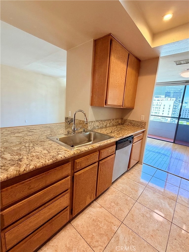 600 W 9th - Photo 7