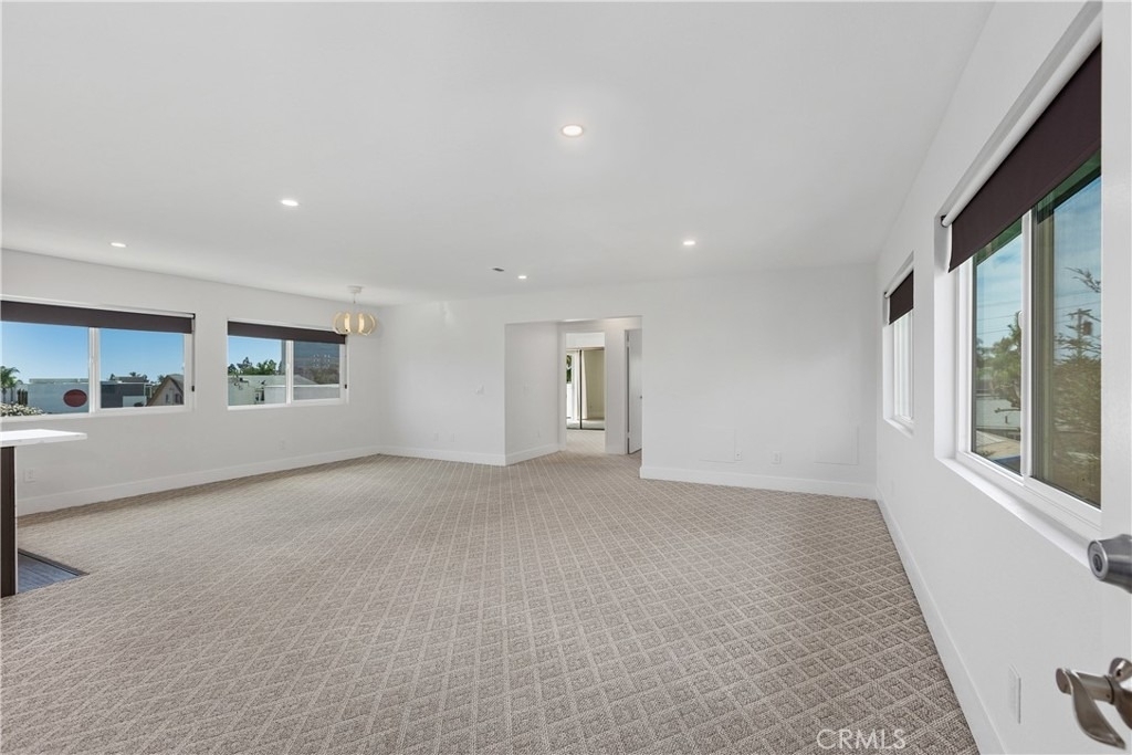 423 1/2 Westminster Avenue - Photo 2