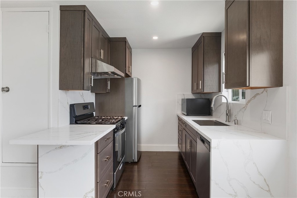 423 1/2 Westminster Avenue - Photo 9