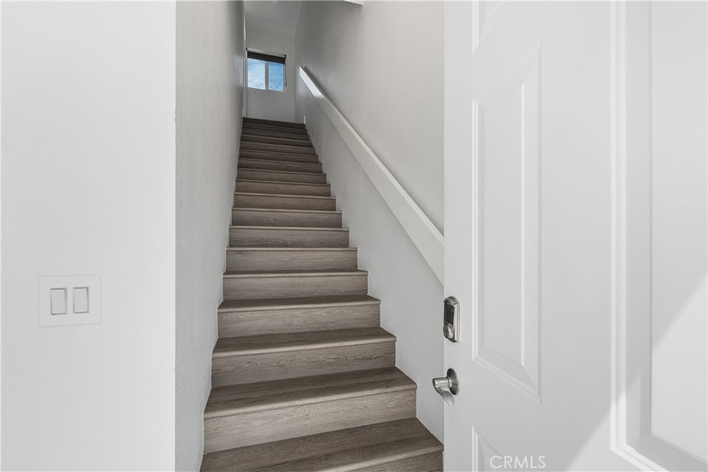 423 1/2 Westminster Avenue - Photo 1