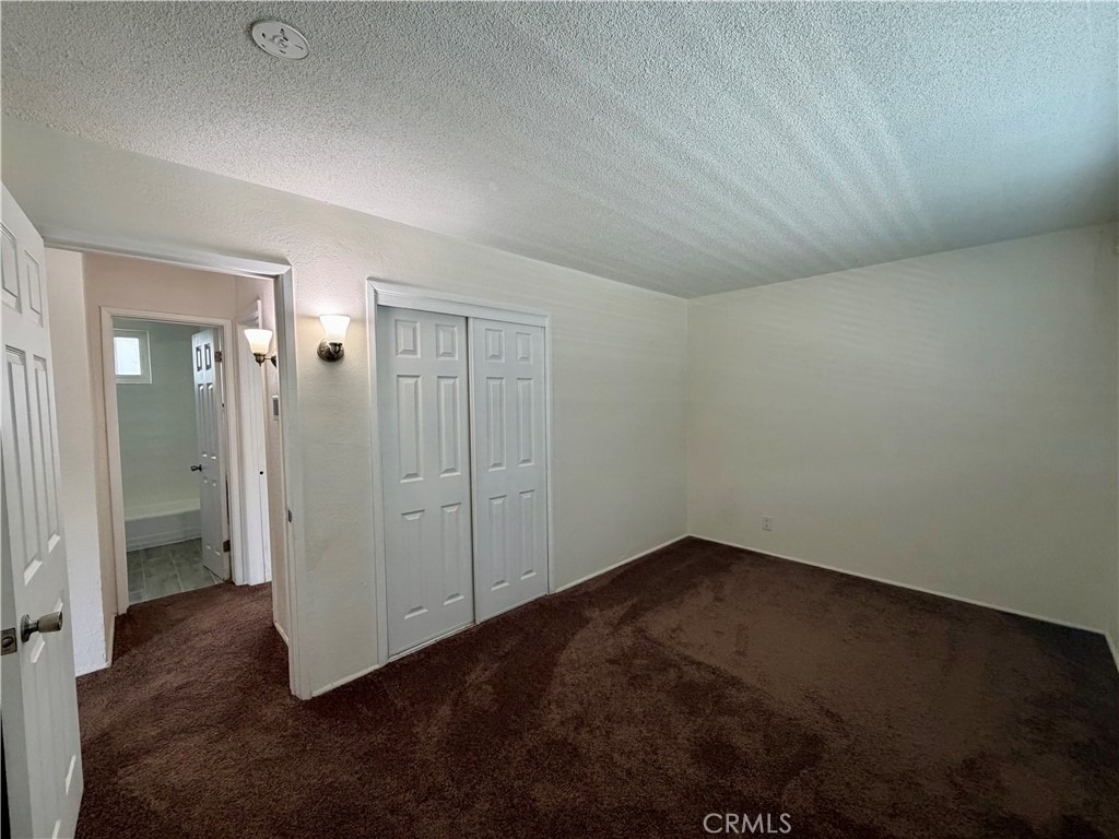 711 E Oakland - Photo 6