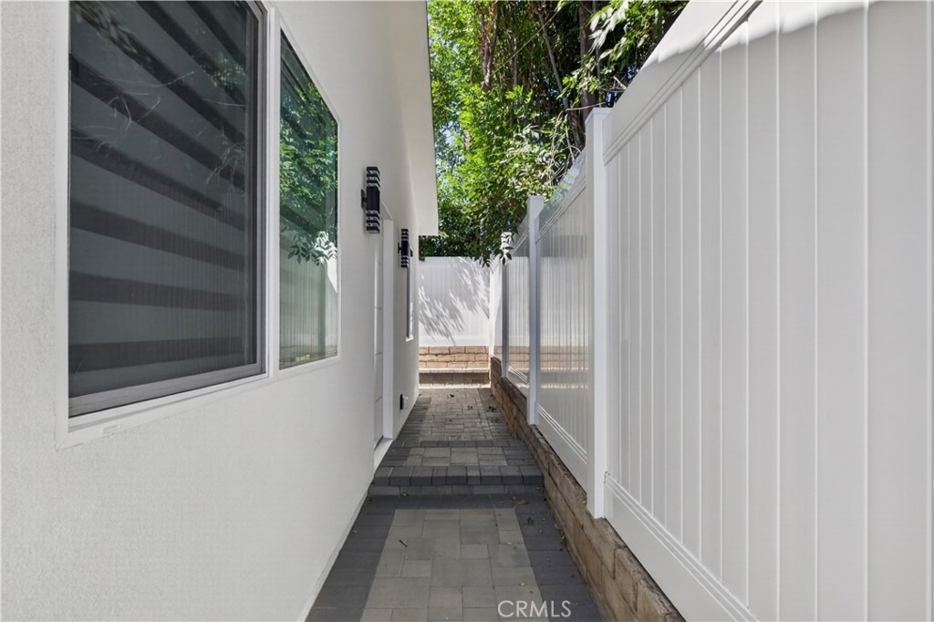 16425 Clymer Street - Photo 10