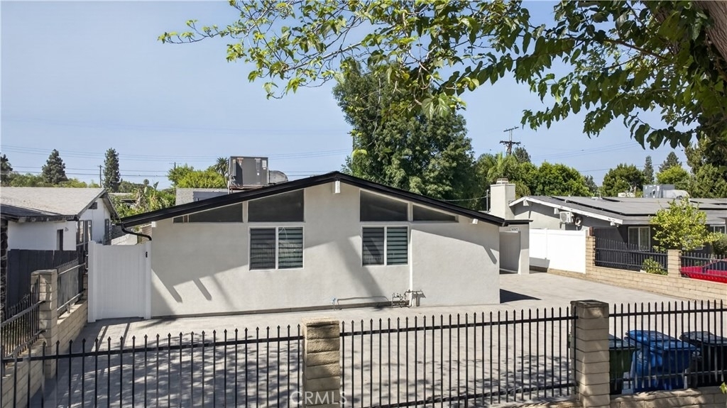16425 Clymer Street - Photo 34