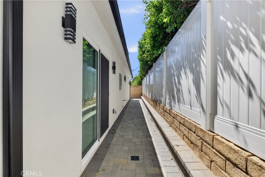 16425 Clymer Street - Photo 8