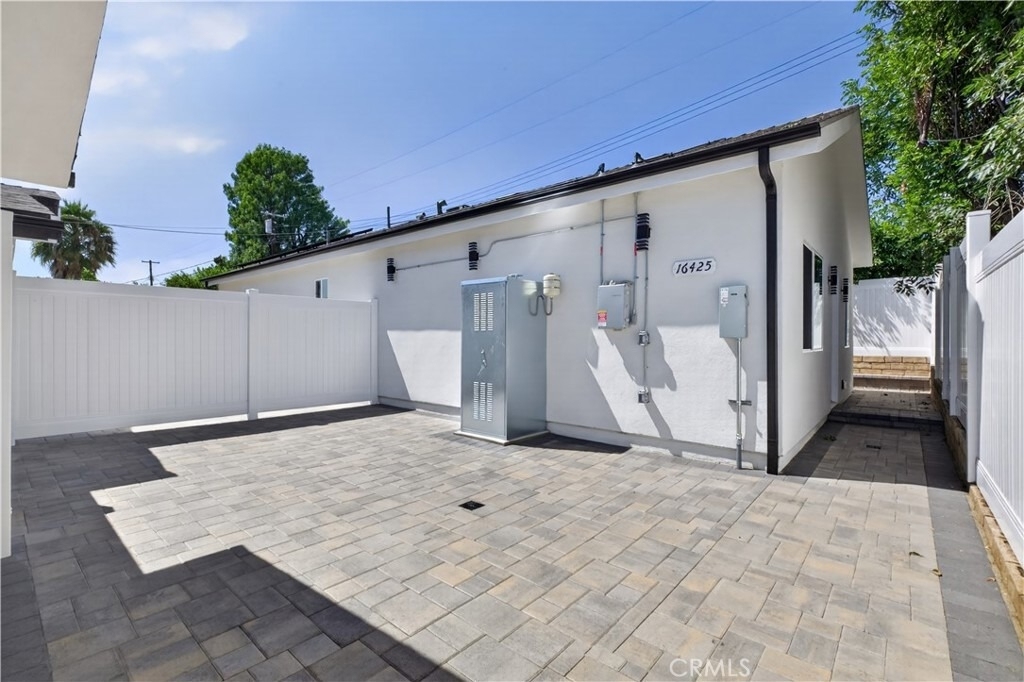 16425 Clymer Street - Photo 8