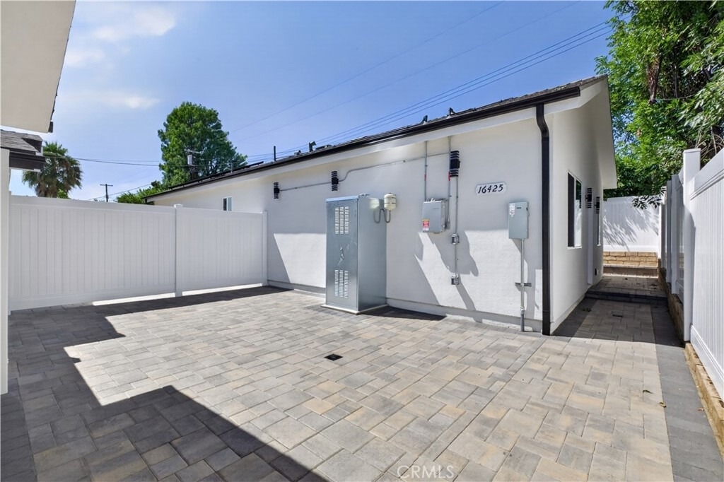 16425 Clymer Street - Photo 5