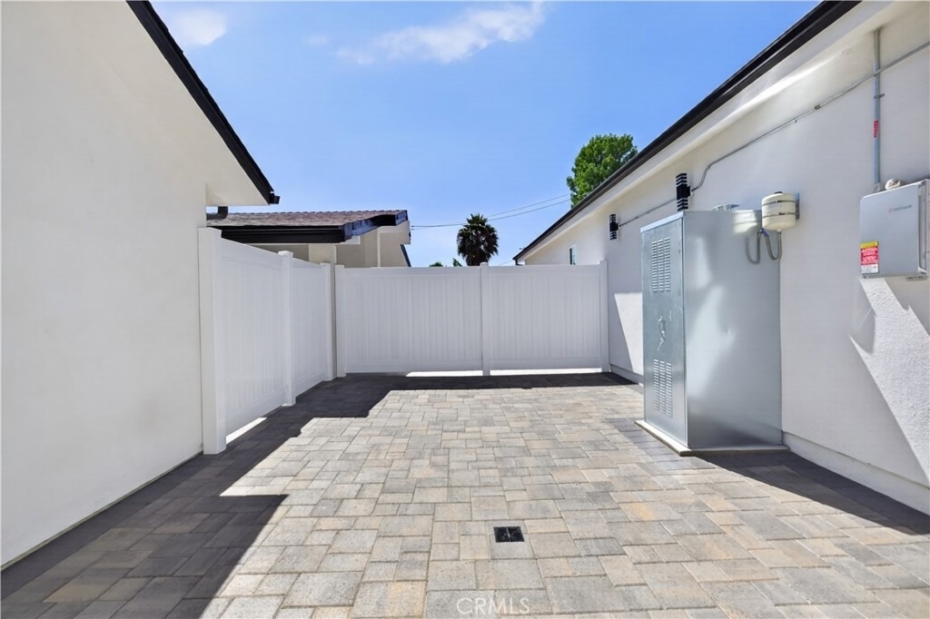 16425 Clymer Street - Photo 6