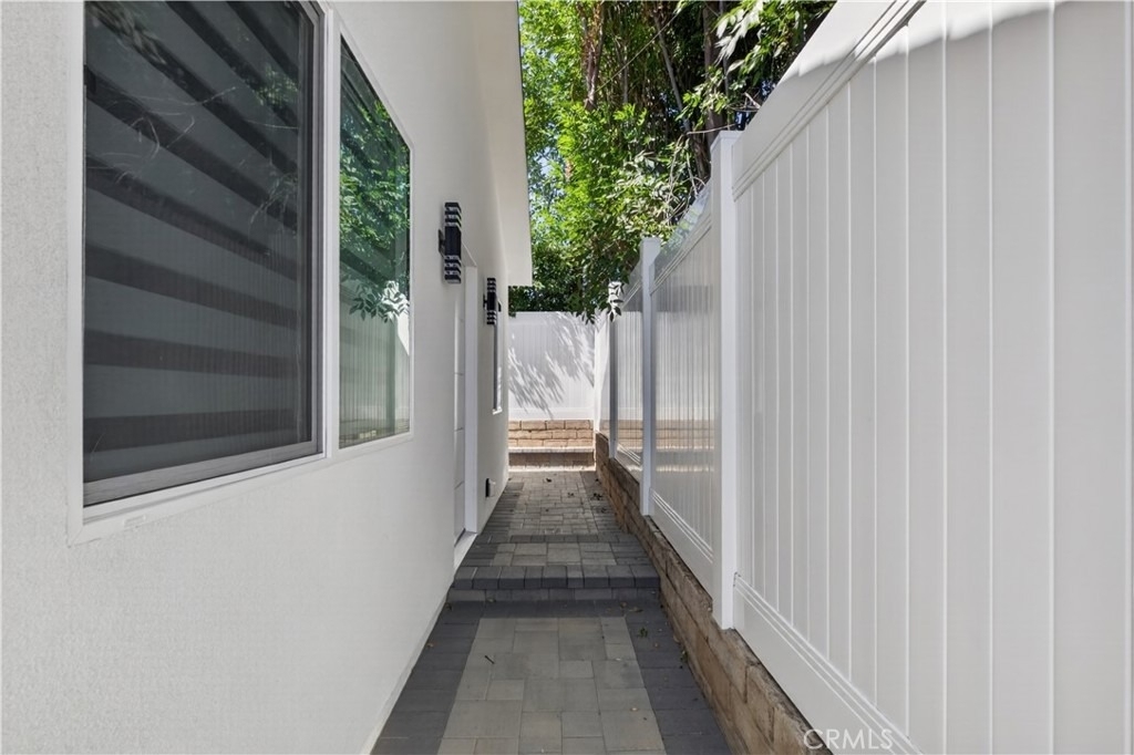 16425 Clymer Street - Photo 7