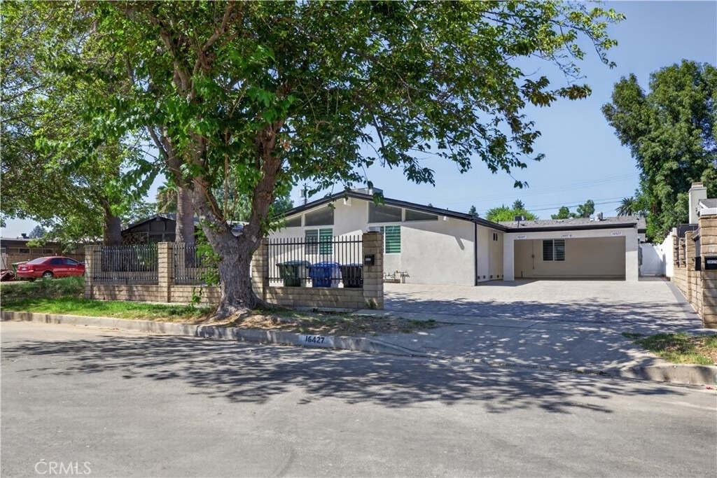 16425 Clymer Street - Photo 1