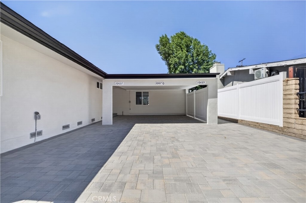 16425 Clymer Street - Photo 4