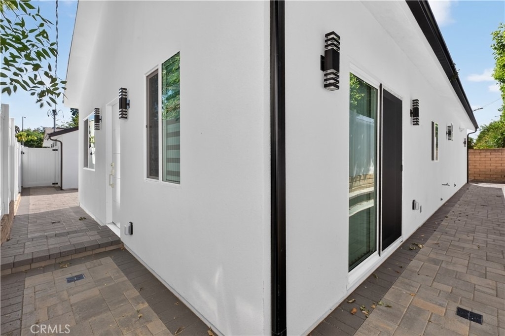 16425 Clymer Street - Photo 9