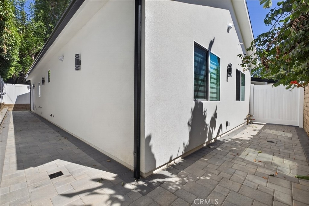 16425 Clymer Street - Photo 31