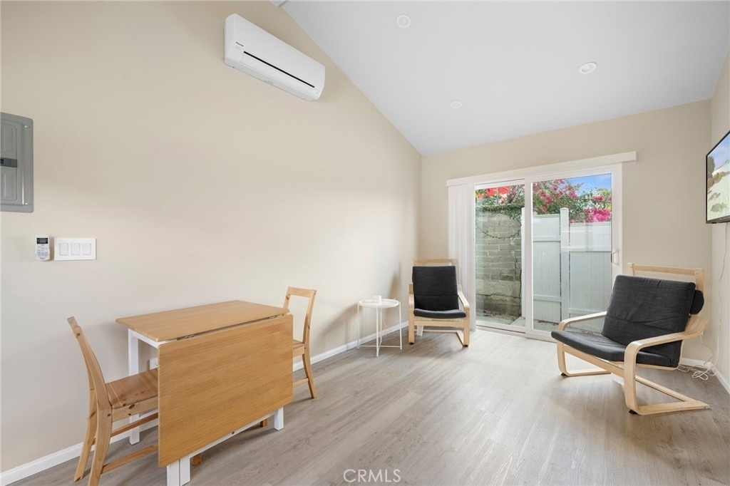 1816 Hillside - Photo 3