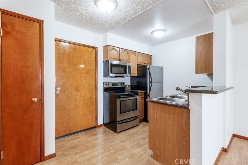 20234 Cantara Street - Photo 4