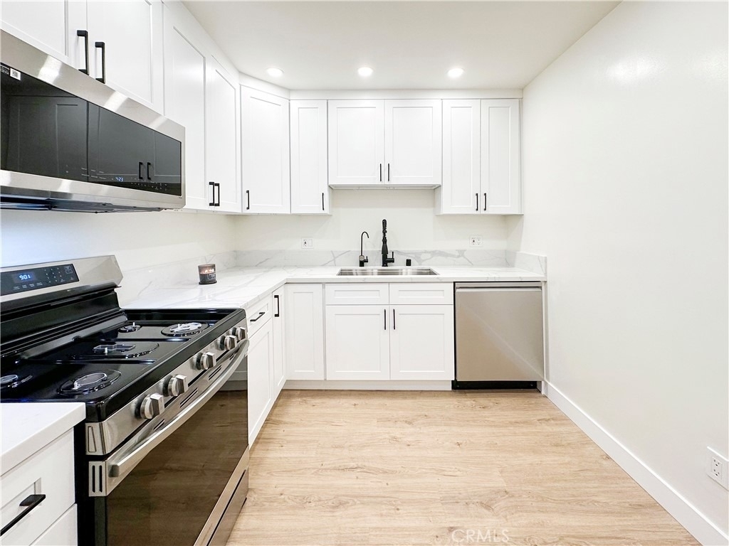 500 Jackson Place - Photo 1